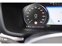 Volvo V60 T6 Recharge AWD R-Design | Long Range | Panoramisch schuif-/kanteldak | Semi Elektrisch inklapbare Trekhaak | Harman Kardon Premium Sound | Driver Assist Pakket | Elektrisch verstelbare voorstoelen | Nappa Leder met ventilatie | Camera achter | 1e Eigenaar | Dealer Onderhouden |