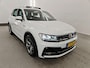 Volkswagen Tiguan 1.5 TSI 150pk Automaat Highline Business R | Panoramadak | Trekhaak | Winter & Advance pakket | Navi | CarPlay