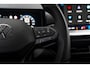Volkswagen T-Roc R-Line First Edition | 'App-Connect' draadloze smartphone integratie | 30,5 cm display met 2D en 3D weergave | Achterklep, elektrisch, met sensorgestuurde opening (Easy Open)