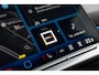 Volkswagen T-Roc R-Line First Edition | 'App-Connect' draadloze smartphone integratie | 30,5 cm display met 2D en 3D weergave | Achterklep, elektrisch, met sensorgestuurde opening (Easy Open)