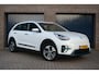 Kia Niro EV e-Niro DynamicLine 64 kWh 3 Fase | Parelmoer wit | SOH 100% | Keyless | Camera | Adaptive Cruise