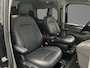 Volkswagen Transporter 2.0 TDI 150pk Automaat L2 Dubbel Cabine Bulli | Leder | Trekhaak | 360gr Camera | Sidebars | Stoelverwarming | Matrix LED | Keyless | ACC | Navigatie | Climatronic | Black on black