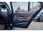 BMW 3-Serie 335i High Executive | M3 velgen + remmerij | Schuifdak | M-performance Alcantara | NAP | Luxe Leder | Head up Display