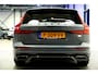 Volvo V60 2.0 T6 AWD Long Range 293kW/399pk Aut8 Recharge R-Design ADAPT.CRUISE + EL.TREKHAAK + SUBWOOFER + DAB+ + LEDER/GAASSTOF + PILOT ASSIST + ADAPT.CRUISE + STOEL-&STUURVERWARMING + CAMERA + PD-GLASS + KEYLESS ENTRY&GO + PARKSENSOREN + 19" LM-VELGEN!!