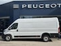 Peugeot Boxer 2.2 BlueHDi 180 PK Automaat L4H2 | Zeer Complete Bus | Zakelijk BPM Vrij | Full LED Verlichting | Navigatie | Climate Control | Volledige Betimmering | Camera | Digitale Binnenspiegel | Multifunctioneel Stuurwiel | 3.000 KG Trekgewicht | Dode Hoek Signalering | All Season Banden |