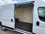 Peugeot Boxer 2.2 BlueHDi 180 PK Automaat L4H2 | Zeer Complete Bus | Zakelijk BPM Vrij | Full LED Verlichting | Navigatie | Climate Control | Volledige Betimmering | Camera | Digitale Binnenspiegel | Multifunctioneel Stuurwiel | 3.000 KG Trekgewicht | Dode Hoek Signalering | All Season Banden |