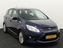 Ford C-Max 1.6 EcoBoost Titanium Trekhaak, Bluetooth, Cruise control, Parkeersensor achter, Start/stop systeem, Verwarmde voorruit, Buitenspiegels elektrisch verstel- en verwarmbaar, Lichtmetalen velgen 16 De Ford C‑Max 1.6 EcoBoost Titanium is een comfortabele en ruime gezinsauto met een krachtige 1.6-liter EcoBoost benzinemotor. Dankzij de handgeschakelde versnellingsbak rijdt de auto soepel