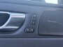 Volvo XC60 Plug-in Hybrid T6 AWD Plus Dark | Long Range | Harman Kardon audio | 360 graden camera | Stoel- en stuurverwarming | Adaptive cruise control | Voorruitverwarming | Dode hoek detectie BLIS | Actieve LED koplampen | Verwarmbare achterbank | Getint glas |
