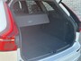Volvo XC60 Plug-in Hybrid T6 AWD Plus Dark | Long Range | Harman Kardon audio | 360 graden camera | Stoel- en stuurverwarming | Adaptive cruise control | Voorruitverwarming | Dode hoek detectie BLIS | Actieve LED koplampen | Verwarmbare achterbank | Getint glas |