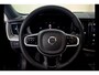 Volvo XC60 2.0 T8 AWD 287kW/390pk Aut8 Plug-in hybrid Ultimate Dark LUCHTVERING + HARMAN/KARDON + PANORAMADAK + EL.TREKHAAK + 360 CAMERA + PILOT ASSIST + HEAD-UP + ADAPT.CRUISE + LANE ASSIST + PARKSENSOREN V&A + 21" LM-VELGEN!!