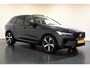 Volvo XC60 2.0 T8 AWD 287kW/390pk Aut8 Plug-in hybrid Ultimate Dark LUCHTVERING + HARMAN/KARDON + PANORAMADAK + EL.TREKHAAK + 360 CAMERA + PILOT ASSIST + HEAD-UP + ADAPT.CRUISE + LANE ASSIST + PARKSENSOREN V&A + 21" LM-VELGEN!!