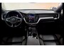 Volvo XC60 2.0 T8 AWD 287kW/390pk Aut8 Plug-in hybrid Ultimate Dark LUCHTVERING + HARMAN/KARDON + PANORAMADAK + EL.TREKHAAK + 360 CAMERA + PILOT ASSIST + HEAD-UP + ADAPT.CRUISE + LANE ASSIST + PARKSENSOREN V&A + 21" LM-VELGEN!!
