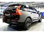 Volvo XC60 2.0 T6 AWD 293kW/399pk Aut8 Plug-in hybrid Plus Black Edition PANORAMADAK + HARMAN/KARDON + ADAPT.CRUISE + GOOGLE DASH + LANE ASSIST + STOELVERWARMING V&A + MATRIX LED-KOPLAMPEN + STUURVERWARMING + 360 CAMERA + PARKSENSOREN V&A + 21" LM-VELGEN!