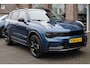 Lynk & Co 01 1.5 BLACKLINE+MY23! 6.6Kwh ZWARTE-HEMEL ROLHOES MY23 360-CAMERA PANO/SCHUIF INFINITY DAB NAVI CARPLAY STOELVERWARMING ELEK.ACHTERKLEP 20"LMV