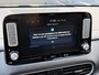 Hyundai Kona Electric EV Premium 64 kWh / Automaat / Navigatie / Cruise Control Adaptief / Trekhaak / Climate Control / Camera / Stoel verwarming/verkoeling / stuurwielverwarming / Head-up / Leder