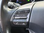 Hyundai Kona Electric EV Premium 64 kWh / Automaat / Navigatie / Cruise Control Adaptief / Trekhaak / Climate Control / Camera / Stoel verwarming/verkoeling / stuurwielverwarming / Head-up / Leder