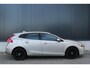 Volvo V40 2.0 T2 Momentum | Sensus Nav. & Tel. | PDC V+A | Trekhaak | MF Stuurwiel | Airco |