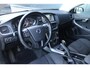 Volvo V40 2.0 T2 Momentum | Sensus Nav. & Tel. | PDC V+A | Trekhaak | MF Stuurwiel | Airco |