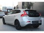 Volvo V40 2.0 T2 Momentum | Sensus Nav. & Tel. | PDC V+A | Trekhaak | MF Stuurwiel | Airco |