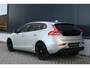 Volvo V40 2.0 T2 Momentum | Sensus Nav. & Tel. | PDC V+A | Trekhaak | MF Stuurwiel | Airco |