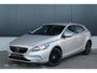 Volvo V40 2.0 T2 Momentum | Sensus Nav. & Tel. | PDC V+A | Trekhaak | MF Stuurwiel | Airco |