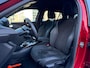 Peugeot e-2008 EV GT Pack 50 kWh Alcantara bekleding | Adeptieve cruise control | Led verlichting interieur | Stoelverwarming | Keyless start | Apple carplay & Android auto