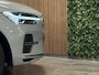 Volvo XC60 T6 AWD Recharge Plus Bright | Trekhaak | Adaptieve Cruise Control | Stoel en Stuurwielverwarming | Schuifdak | Pilot Assist | BLIS Dode Hoek Detectie | Elektrische voorstoelen geheugen | Lederen bekleding | Zitting verlenging voorstoelen | 19 Inch | Google Infotainment | Keyless Drive | Parkeersensoren voor+achter | Privacy Glass | Elektrisch bedienbare achterklep | DAB Radio | Apple Carplay/Android Auto | Draadloos telefoon opladen | Volvo On Call met mobiele App functie | Vapour Grey Metallic |