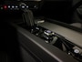Volvo XC60 T8 AWD Recharge Polestar Long Range | Harman Kardon | Schuifdak | 455pk | Adaptieve Cruise Control | 21 Inch | Stoel en Stuurwielverwarming | Google Infotainment | Standkachel met Volvo On Call App | Full LED meesturende koplampen | Pilot Assist | Parkeercamera | Elektrische voorstoelen geheguen | Contourstoelen met wit stiksel en bies | Zitting verlenging voorstoelen | Lederen dashboard | Gelamineerde/geluidwerende zijruiten | Keyless Drive | Parkeersensoren voor+achter | Privacy Glass | Elektrisch bedienbare achterklep | DAB Radio | Apple Carplay/Android Auto | Draadloos telefoon opladen | Volvo On Call met mobiele App functie | Silver Dawn Metallic | Unieke kenmerken Polestar Engineered: