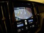 Volvo XC60 T8 AWD Recharge Momentum Pro | Trekhaak | Adaptieve Cruise Control | Schuifdak | Standkachel met Volvo On Call App | Stoelverwarming voor+achter | Stuurwielverwarming | Full LED Meesturende koplampen | Pilot Assist | BLIS Dode Hoek Detectie | Lederen bekleding | Zitting verlenging voorstoelen | 18 Inch | Keyless Drive | Privacy Glass | Elektrisch bedienbare achterklep | Alarm Klasse III | Apple Carplay/Android Auto |