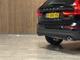Volvo XC60 T8 AWD Recharge Momentum Pro | Trekhaak | Adaptieve Cruise Control | Schuifdak | Standkachel met Volvo On Call App | Stoelverwarming voor+achter | Stuurwielverwarming | Full LED Meesturende koplampen | Pilot Assist | BLIS Dode Hoek Detectie | Lederen bekleding | Zitting verlenging voorstoelen | 18 Inch | Keyless Drive | Privacy Glass | Elektrisch bedienbare achterklep | Alarm Klasse III | Apple Carplay/Android Auto |