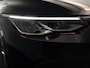 Volkswagen Golf 1.0 eTSI Life Active 110 pk Automaat (DSG) | Verlengde garantie | Navigatie | Parkeersensoren | Achteruitrijcamera | Autom. airco (3 zones) | Stoelverwarming |