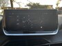 Peugeot 2008 Allure 1.2 Turbo 100pk | i-COCKPIT® | PARKEERHULP V+A | DRAADLOOS APPLE CARPLAY / ANDROID AUTO | CLIMA | CRUISE CONTROL |