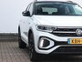 Volkswagen T-Roc 1.5 TSI R-Line | Keyless entry | Achteruitrijcamera | Apple carplay / Android Auto | Navigatie via telefoon | IQ Light | Blackstyle |