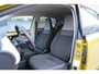 Volkswagen Up! 1.0 BMT 44kw 60pk move up! Navi via Maps & more ,Bleutooth telefoon, Lichtmetalen velgen 17", Led , Cruisecontrol tegen €500,- meerprijs