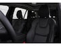Volvo XC90 T8 Plug-in hybrid AWD Ultra Dark | Panoramadak | Luchtvering | Trekhaak | Premium audio by Bowers & Wilkins | Verwarmbare voorstoelen met massagefunctie | 360 graden camera | Head-up display | Verwarmbare achterbank en stuurwiel |
