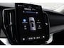 Volvo XC90 T8 Plug-in hybrid AWD Ultra Dark | Panoramadak | Luchtvering | Trekhaak | Premium audio by Bowers & Wilkins | Verwarmbare voorstoelen met massagefunctie | 360 graden camera | Head-up display | Verwarmbare achterbank en stuurwiel |
