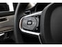 Volvo XC90 T8 Plug-in hybrid AWD Ultra Dark | Panoramadak | Luchtvering | Trekhaak | Premium audio by Bowers & Wilkins | Verwarmbare voorstoelen met massagefunctie | 360 graden camera | Head-up display | Verwarmbare achterbank en stuurwiel |