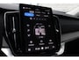 Volvo XC90 T8 Plug-in hybrid AWD Ultra Dark | Panoramadak | Luchtvering | Trekhaak | Premium audio by Bowers & Wilkins | Verwarmbare voorstoelen met massagefunctie | 360 graden camera | Head-up display | Verwarmbare achterbank en stuurwiel |