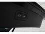 Volvo XC90 T8 Plug-in hybrid AWD Ultra Dark | Panoramadak | Luchtvering | Trekhaak | Premium audio by Bowers & Wilkins | Verwarmbare voorstoelen met massagefunctie | 360 graden camera | Head-up display | Verwarmbare achterbank en stuurwiel |