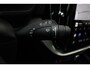 Volvo XC90 T8 Plug-in hybrid AWD Ultra Dark | Panoramadak | Luchtvering | Trekhaak | Premium audio by Bowers & Wilkins | Verwarmbare voorstoelen met massagefunctie | 360 graden camera | Head-up display | Verwarmbare achterbank en stuurwiel |