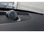Volvo XC90 T8 Plug-in hybrid AWD Ultra Dark | Panoramadak | Luchtvering | Trekhaak | Premium audio by Bowers & Wilkins | Verwarmbare voorstoelen met massagefunctie | 360 graden camera | Head-up display | Verwarmbare achterbank en stuurwiel |