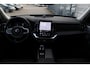 Volvo XC90 T8 Plug-in hybrid AWD Ultra Dark | Panoramadak | Luchtvering | Trekhaak | Premium audio by Bowers & Wilkins | Verwarmbare voorstoelen met massagefunctie | 360 graden camera | Head-up display | Verwarmbare achterbank en stuurwiel |