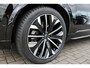 Volvo XC90 T8 Plug-in hybrid AWD Ultra Dark | Panoramadak | Luchtvering | Trekhaak | Premium audio by Bowers & Wilkins | Verwarmbare voorstoelen met massagefunctie | 360 graden camera | Head-up display | Verwarmbare achterbank en stuurwiel |