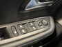 Peugeot 208 Hybrid 100 e-DCS6 Allure | Android Auto/Apple Carplay | LM Velgen 16" | Parkeersensoren Voor en Achter | Cruise Control | Airco |