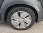 Hyundai Kona Electric 64 kWh EV 204pk Comfort Smart | SOH 100% | Trekhaak voor fietsendrager | Apple CarPlay / Android| Navi | PDC | Camera