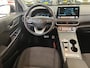 Hyundai Kona Electric 64 kWh EV 204pk Comfort Smart | SOH 100% | Trekhaak voor fietsendrager | Apple CarPlay / Android| Navi | PDC | Camera