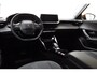 Peugeot e-2008 EV Allure 50 kWh | Apple carplay/Android auto | Parkeercamera | Stoelverwarming | Airco automatisch |