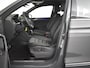 Volkswagen Tiguan R-Line Business eHybrid 245pk | Trekhaak | Elektrische stoelen memory | Lederen bekleding | Park assist | Camera achter | Navigatie via  App connect | 19"LMV