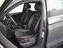 Volkswagen Tiguan R-Line Business eHybrid 245pk | Trekhaak | Elektrische stoelen memory | Lederen bekleding | Park assist | Camera achter | Navigatie via  App connect | 19"LMV