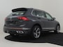 Volkswagen Tiguan R-Line Business eHybrid 245pk | Trekhaak | Elektrische stoelen memory | Lederen bekleding | Park assist | Camera achter | Navigatie via  App connect | 19"LMV